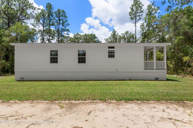 14249 Razorbill Avenue, Weeki Wachee, FL 34614