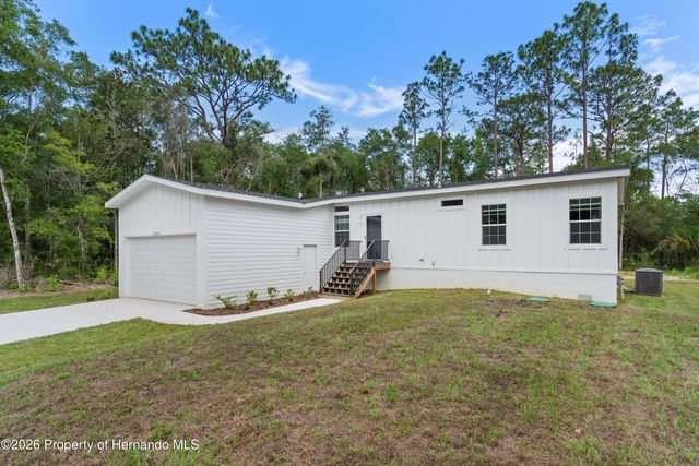 14249 Razorbill Avenue, Weeki Wachee, FL 34614