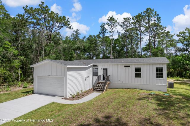 14249 Razorbill Avenue, Weeki Wachee, FL 34614
