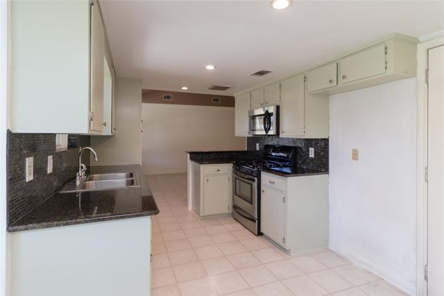 506 Charleston Square, Humble, TX 77338