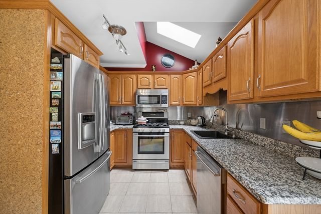 69 Merrimac Street 1, Dartmouth, MA 02748