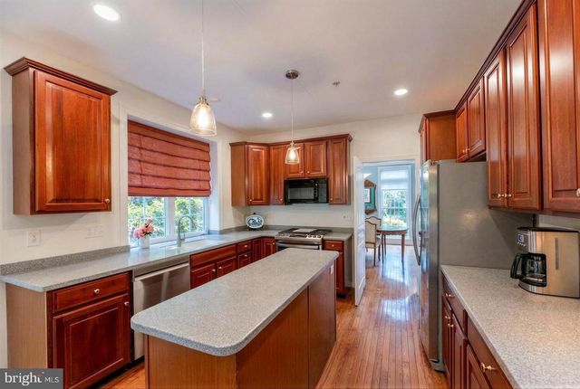500 GUINEVERE DR, Newtown Square, PA 19073