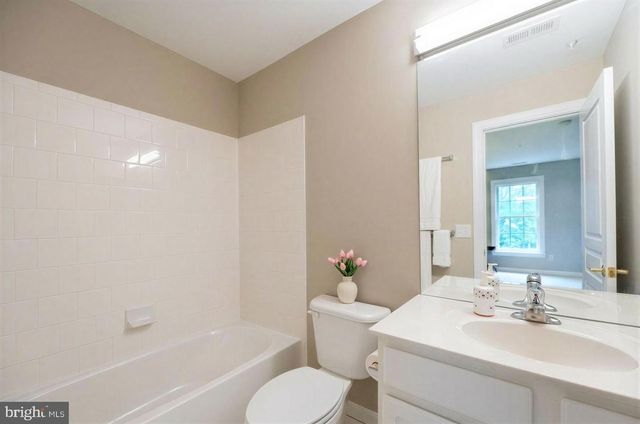 500 GUINEVERE DR, Newtown Square, PA 19073