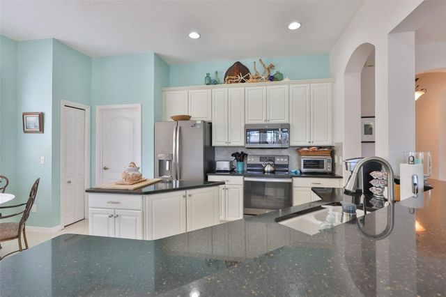 829 REGAL MANOR WAY, Sun City Center, FL 33573