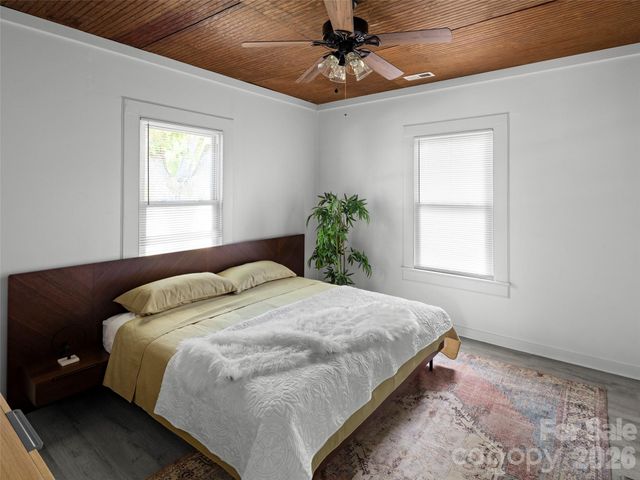 122 Edwards Avenue, Swannanoa, NC 28778