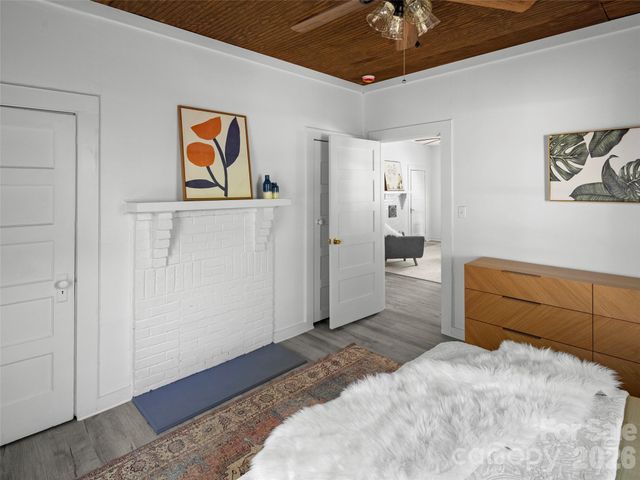 122 Edwards Avenue, Swannanoa, NC 28778