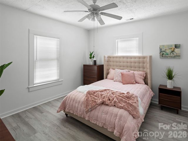 122 Edwards Avenue, Swannanoa, NC 28778