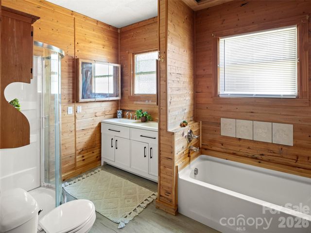 122 Edwards Avenue, Swannanoa, NC 28778