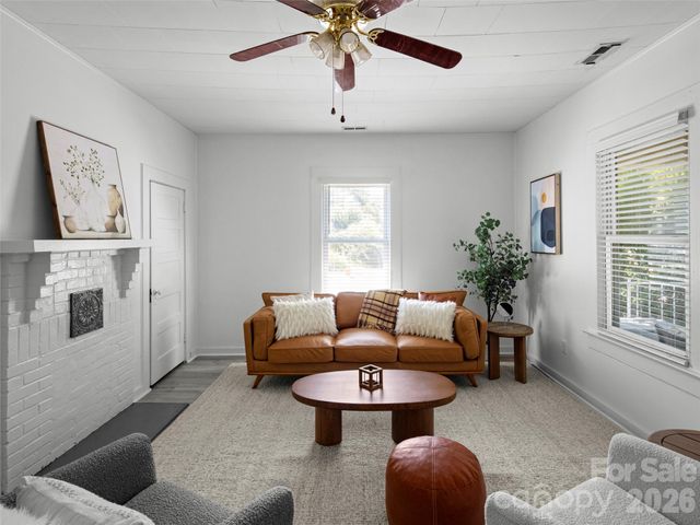 122 Edwards Avenue, Swannanoa, NC 28778