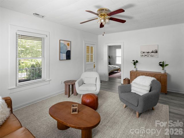 122 Edwards Avenue, Swannanoa, NC 28778
