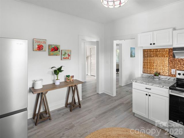 122 Edwards Avenue, Swannanoa, NC 28778