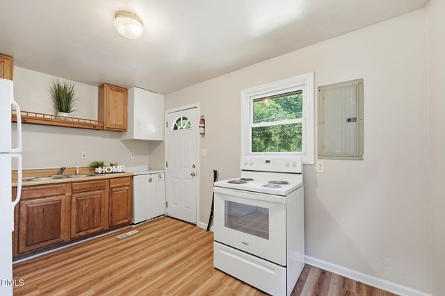 1463 Thomas Haith Lane, Burlington, NC 27217
