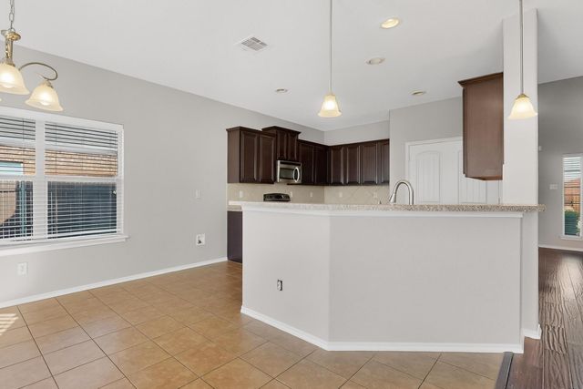 228 Bob White Drive, Red Oak, TX 75154