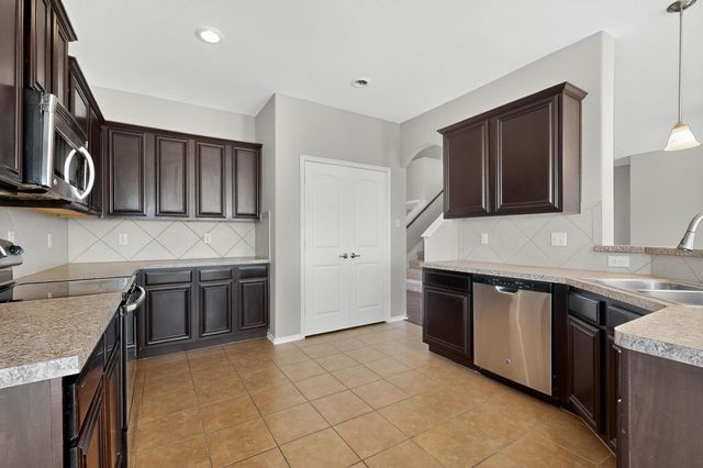 228 Bob White Drive, Red Oak, TX 75154