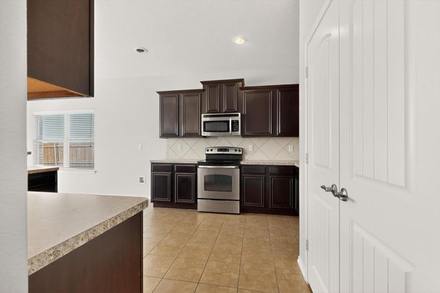 228 Bob White Drive, Red Oak, TX 75154