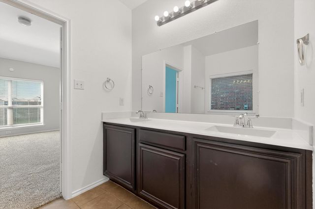 228 Bob White Drive, Red Oak, TX 75154