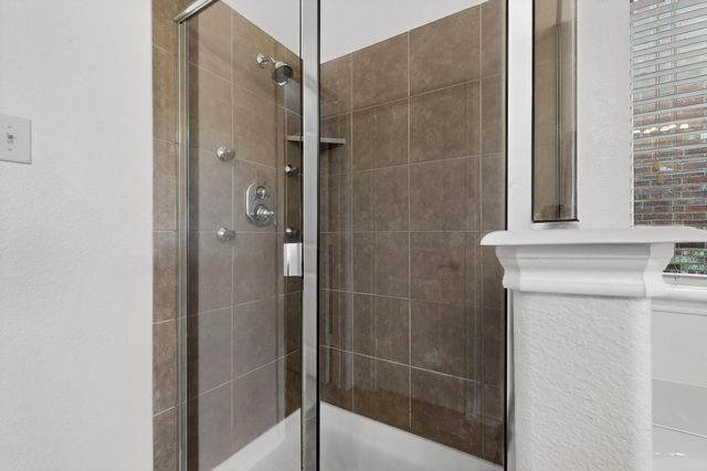 228 Bob White Drive, Red Oak, TX 75154