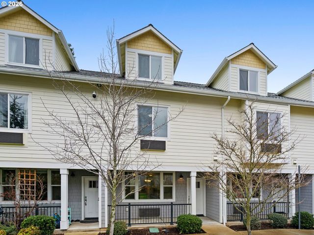 10843 E BURNSIDE St, Portland, OR 97216