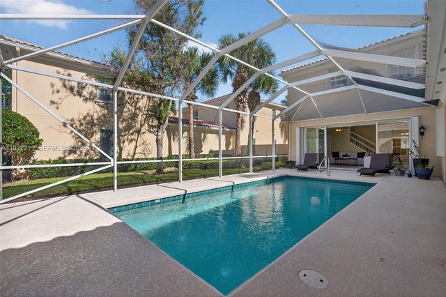 3518 Community Dr, Jupiter, FL 33458