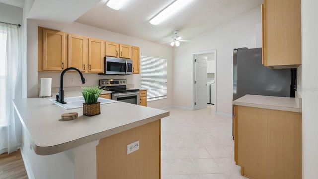 4127 CAPLAND AVENUE, Clermont, FL 34711