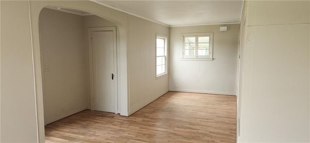 202 S Metcalf Road, Louisburg, KS 66053