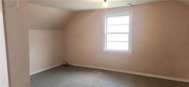 202 S Metcalf Road, Louisburg, KS 66053