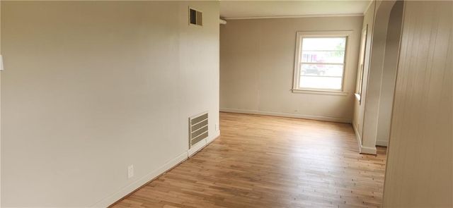 202 S Metcalf Road, Louisburg, KS 66053