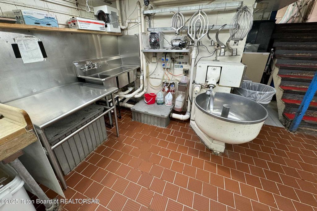 130 N CACHE Street, Jackson, WY 83001 photo 12