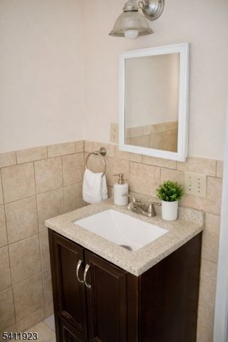 17 Dupont St, North Plainfield Boro, NJ 07060