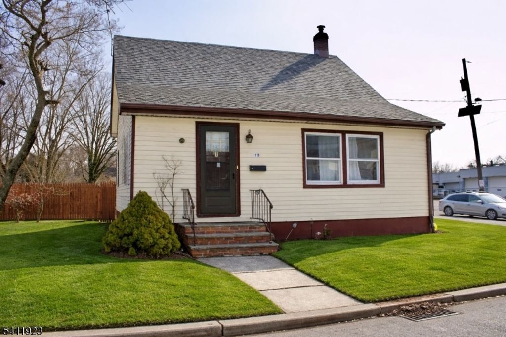 17 Dupont St, North Plainfield Boro, NJ 07060