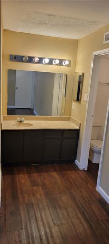 7200 W T C Jester Boulevard 3001, Houston, TX 77088