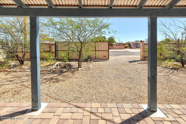 1724 S 8th Avenue, Tucson, AZ 85713