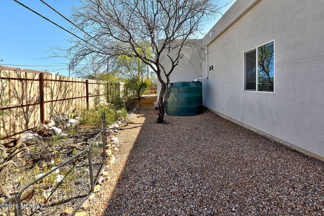 1724 S 8th Avenue, Tucson, AZ 85713