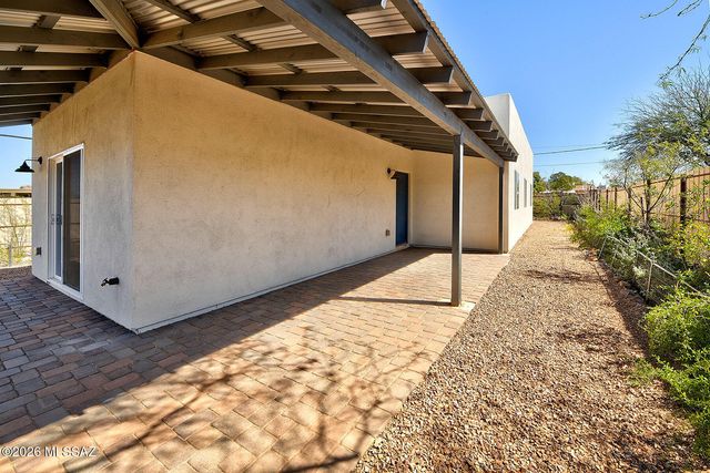 1724 S 8th Avenue, Tucson, AZ 85713