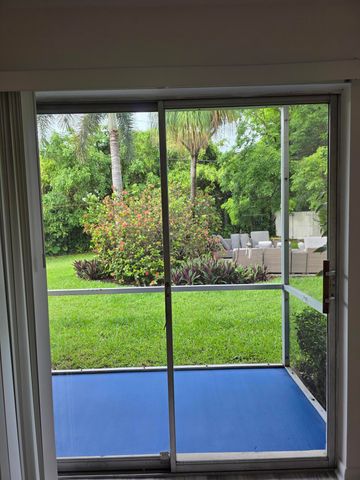 640 SE 2nd Avenue 111, Boynton Beach, FL 33435