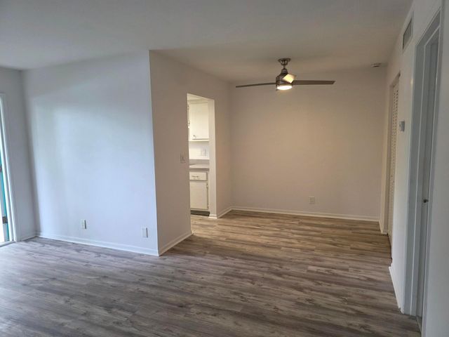 640 SE 2nd Avenue 111, Boynton Beach, FL 33435