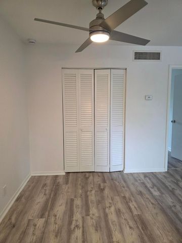640 SE 2nd Avenue 111, Boynton Beach, FL 33435
