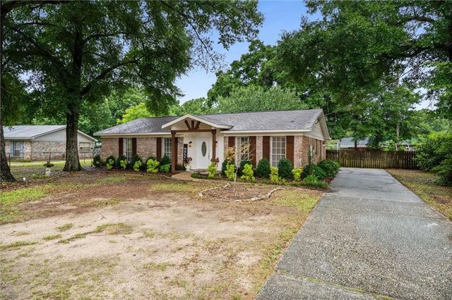 5813 Ryals Street, Satsuma, AL 36572