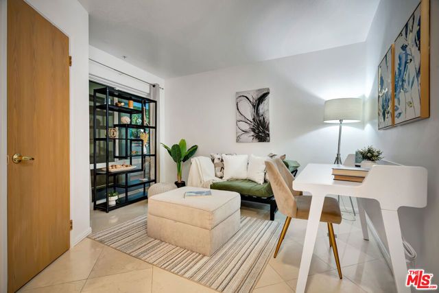 650 Kelton Avenue 301, Los Angeles, CA 90024