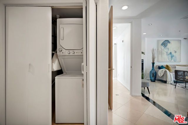 650 Kelton Avenue 301, Los Angeles, CA 90024