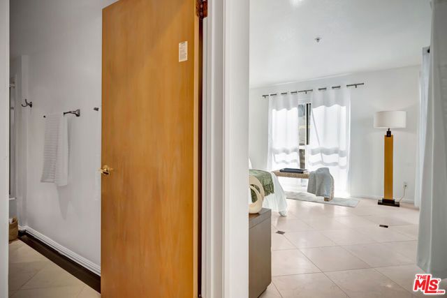 650 Kelton Avenue 301, Los Angeles, CA 90024