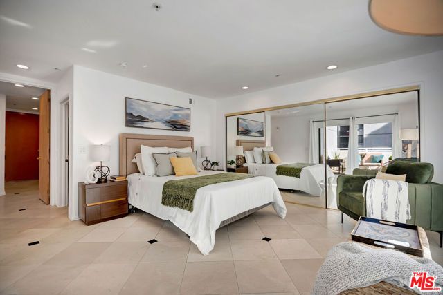 650 Kelton Avenue 301, Los Angeles, CA 90024