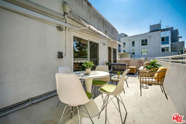 650 Kelton Avenue 301, Los Angeles, CA 90024