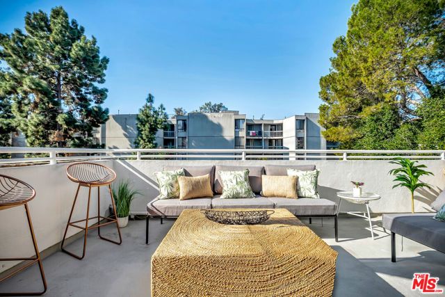 650 Kelton Avenue 301, Los Angeles, CA 90024