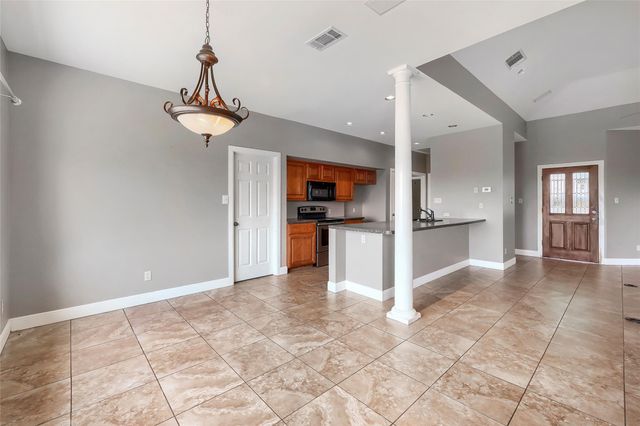 1607 Clubhouse Hill DR, Spicewood, TX 78669
