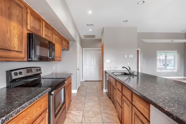 1607 Clubhouse Hill DR, Spicewood, TX 78669