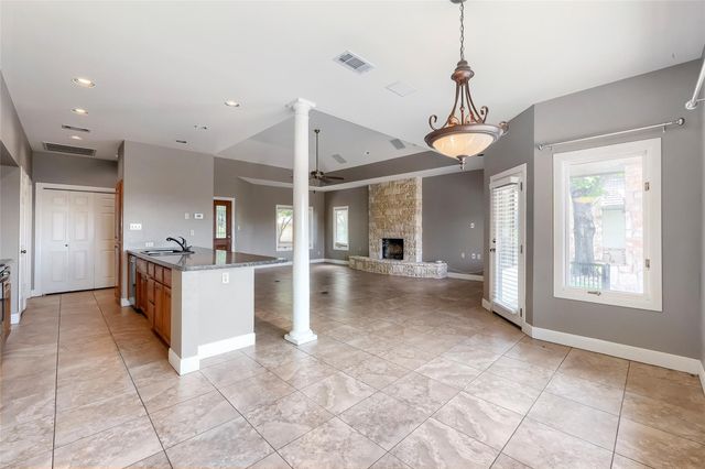 1607 Clubhouse Hill DR, Spicewood, TX 78669