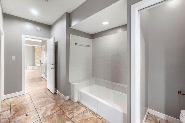 1607 Clubhouse Hill DR, Spicewood, TX 78669
