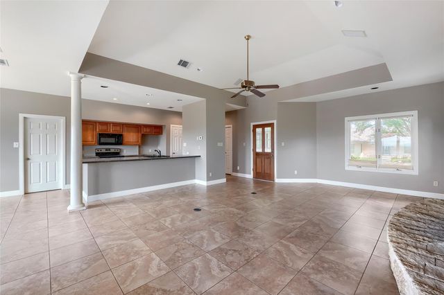 1607 Clubhouse Hill DR, Spicewood, TX 78669