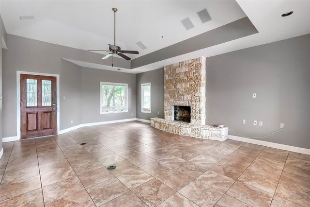1607 Clubhouse Hill DR, Spicewood, TX 78669